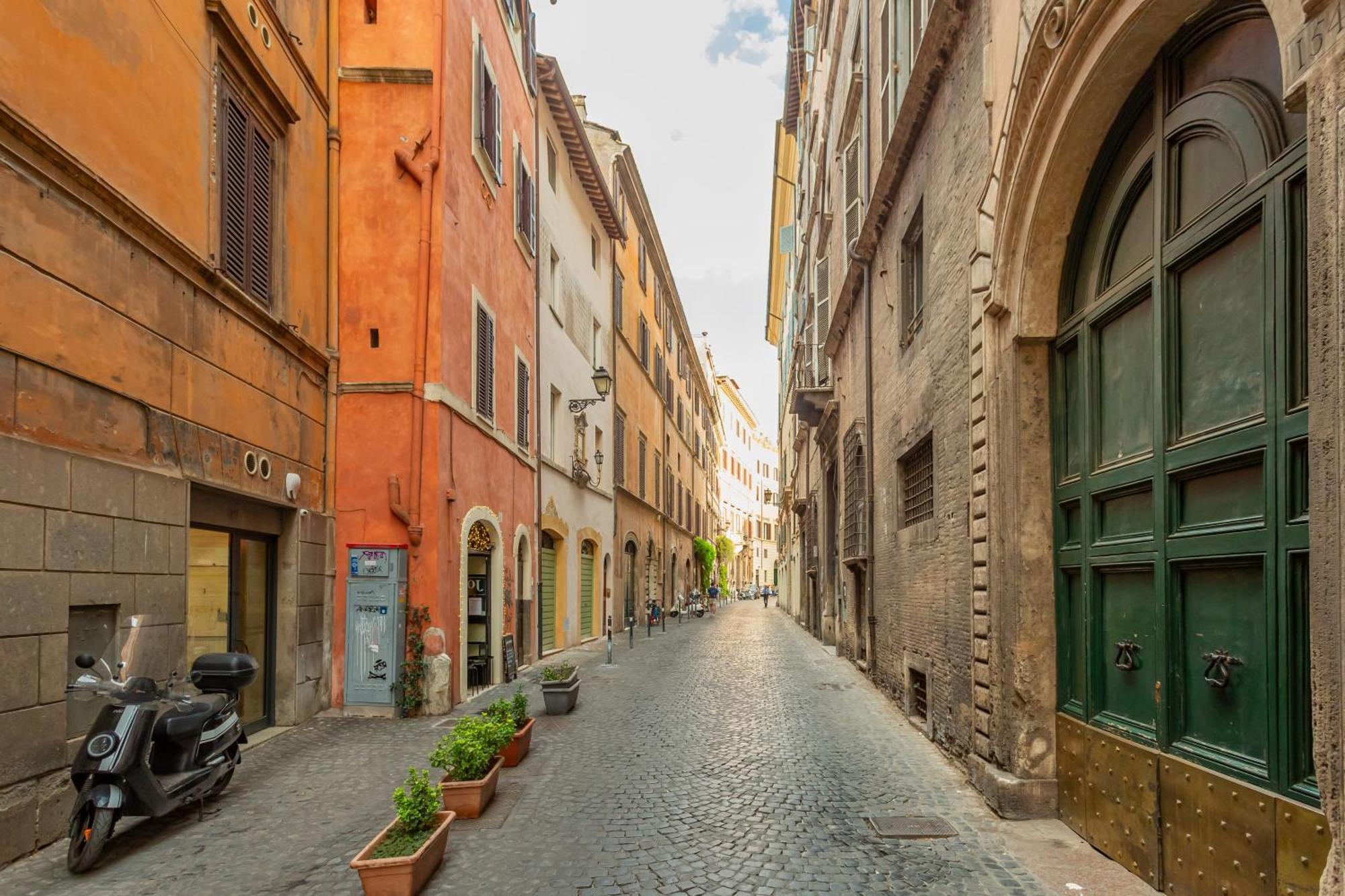 Old Monserrato In Campo De' Fiori Rome Exterior photo